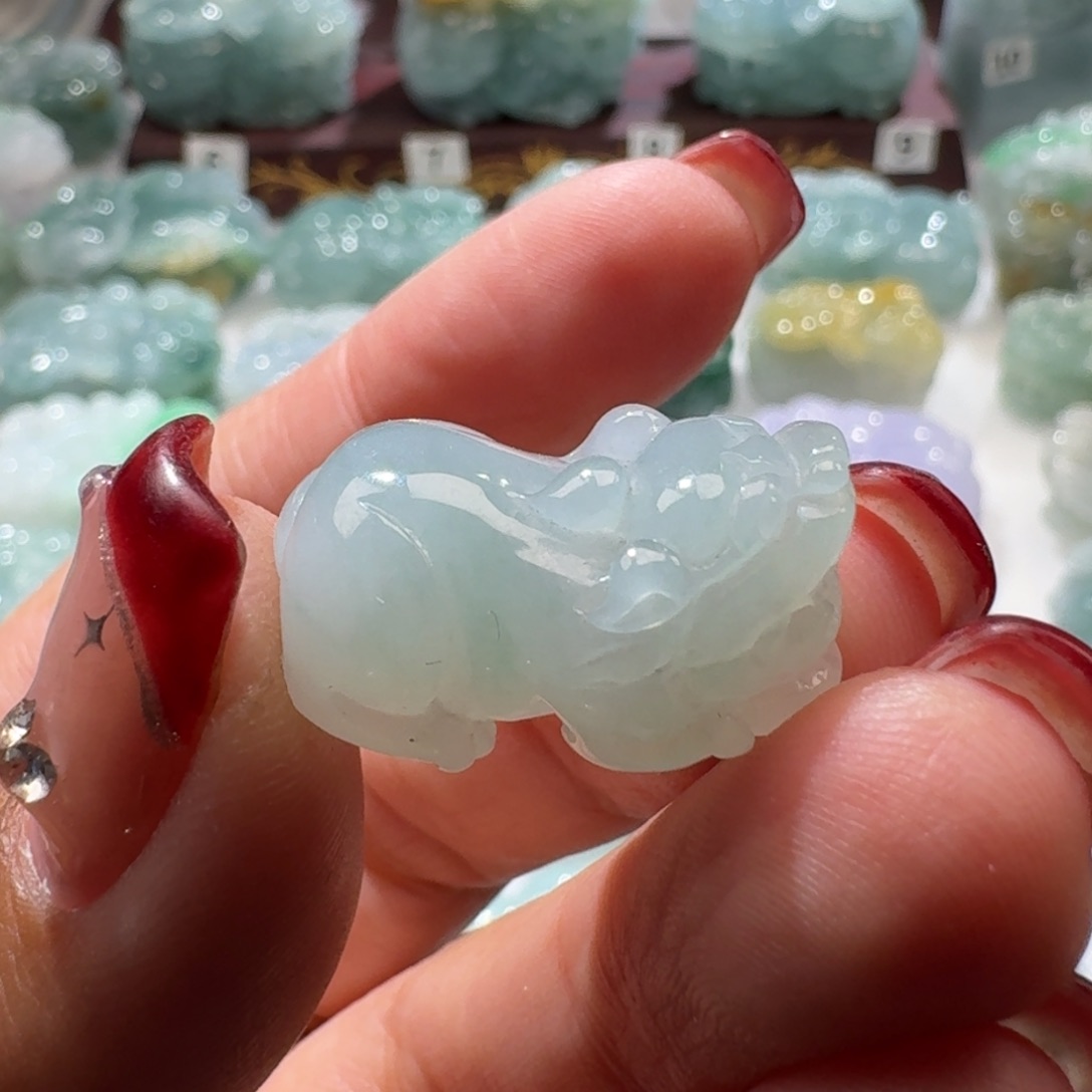 定制翡翠未镶嵌貔貅