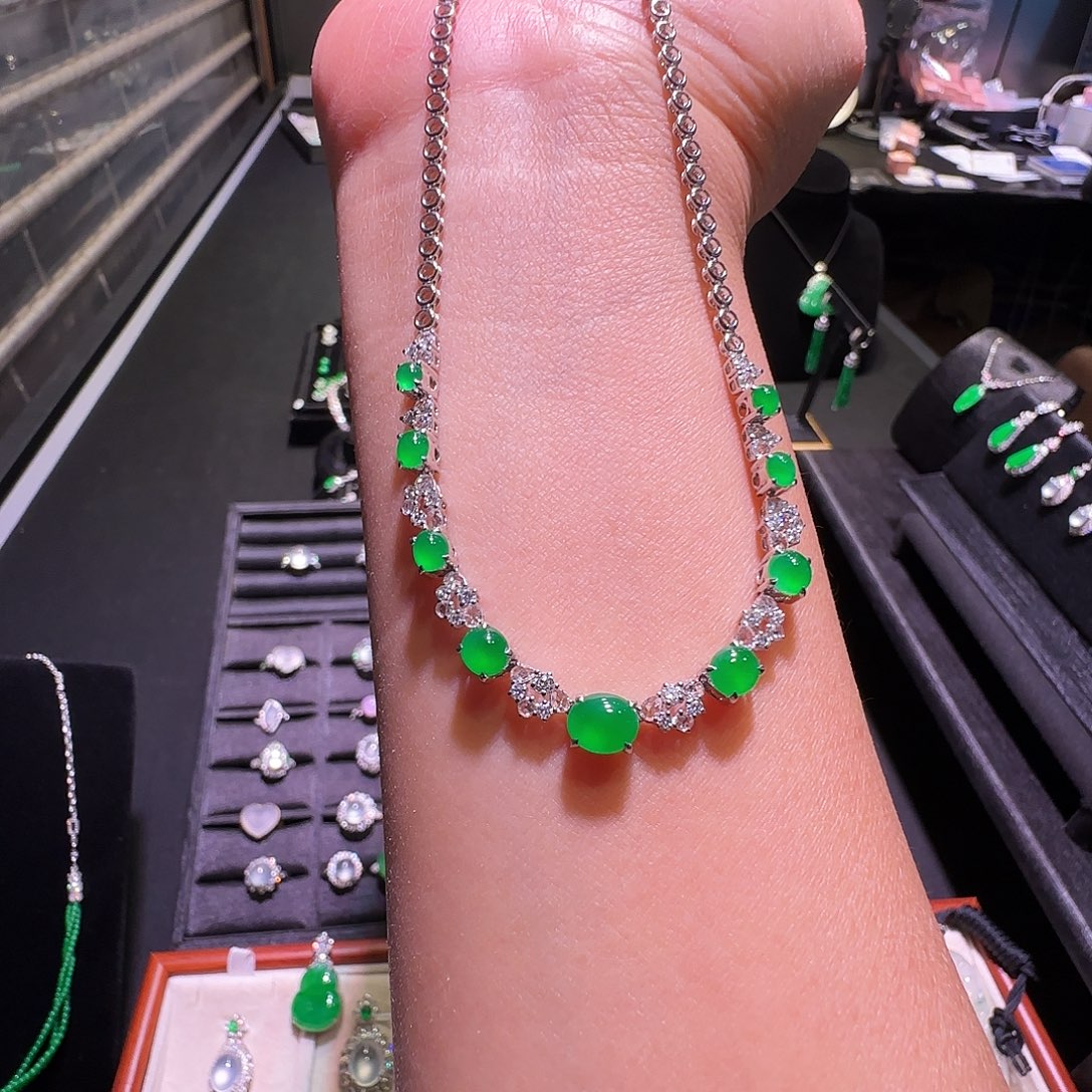 翡翠18K金镶嵌颈饰项链