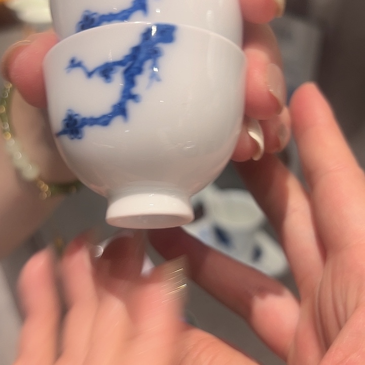 摆件景德镇高温瓷器釉中彩青花梅花对杯