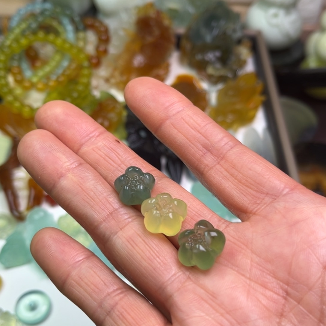 梦***~蛇纹石玉未镶嵌岫玉