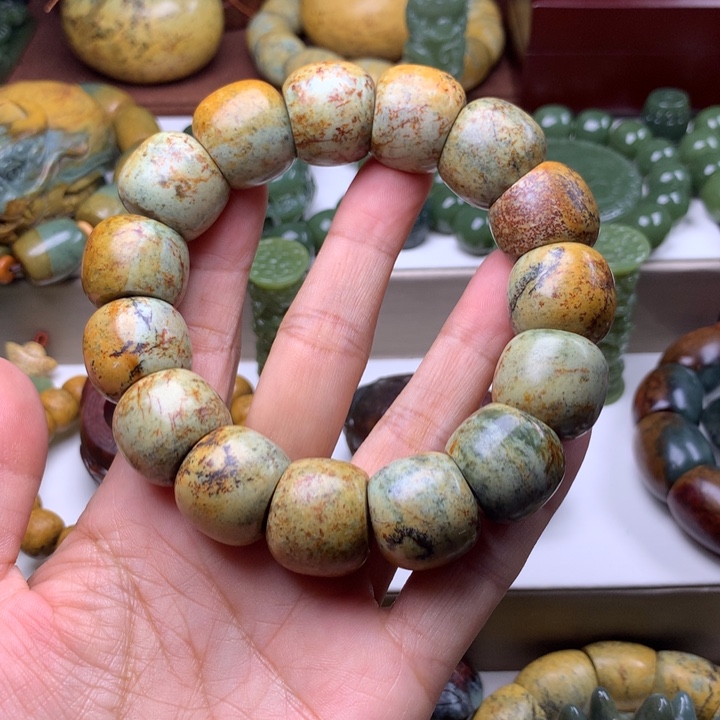 岫岩河磨玉（透闪石质玉）手链未镶嵌幸*