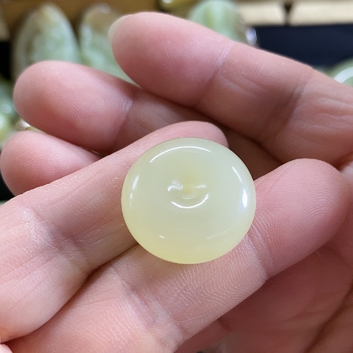 ℳ***ℳ和田玉未镶嵌颈饰