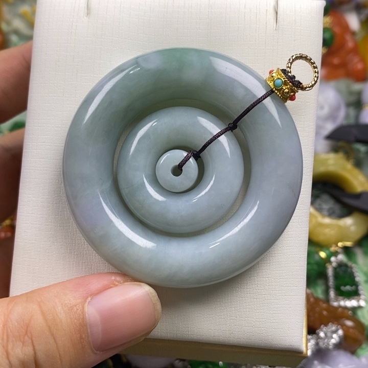 翡翠未镶嵌吊坠(赠链)