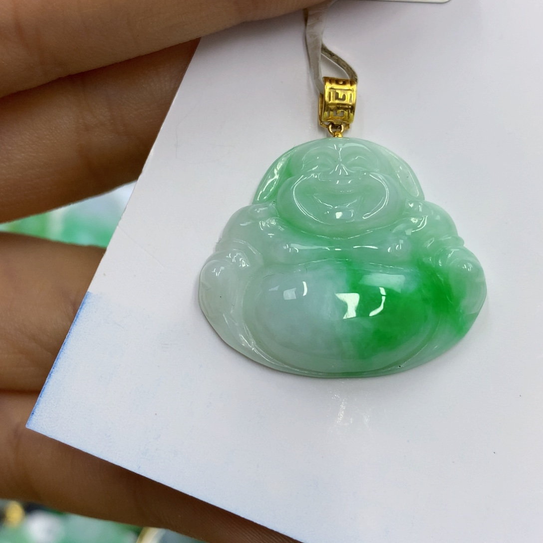 翡翠18K金镶嵌颈饰翡翠