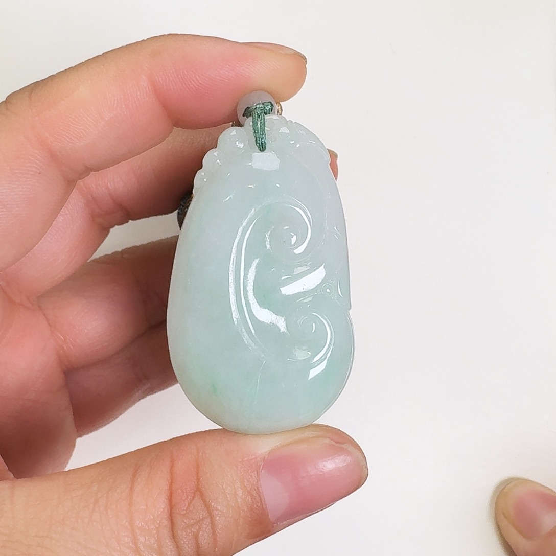 翡翠颈饰未镶嵌如意