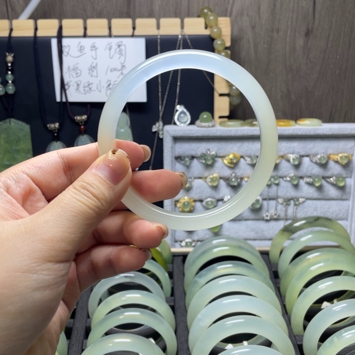 岫玉未镶嵌手镯手镯