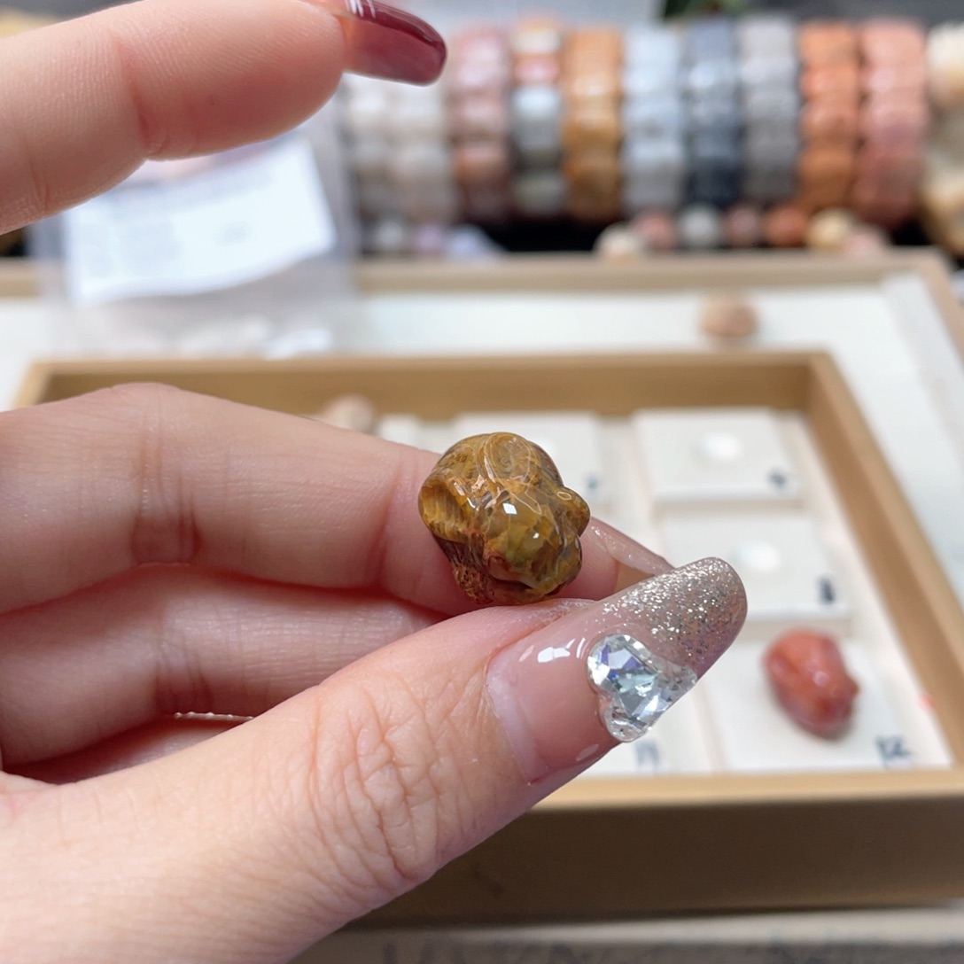 硅化珊瑚（珊瑚玉）手链未镶嵌隐**烟188