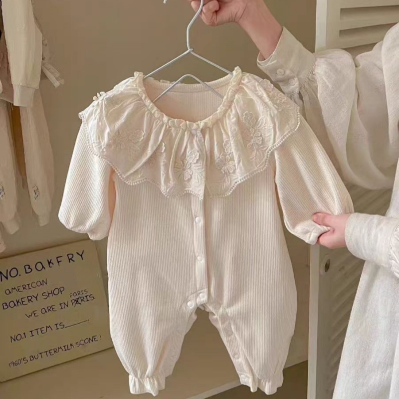 春秋款宝宝衣服新款花朵纱领花边女宝简约气质单层哈衣