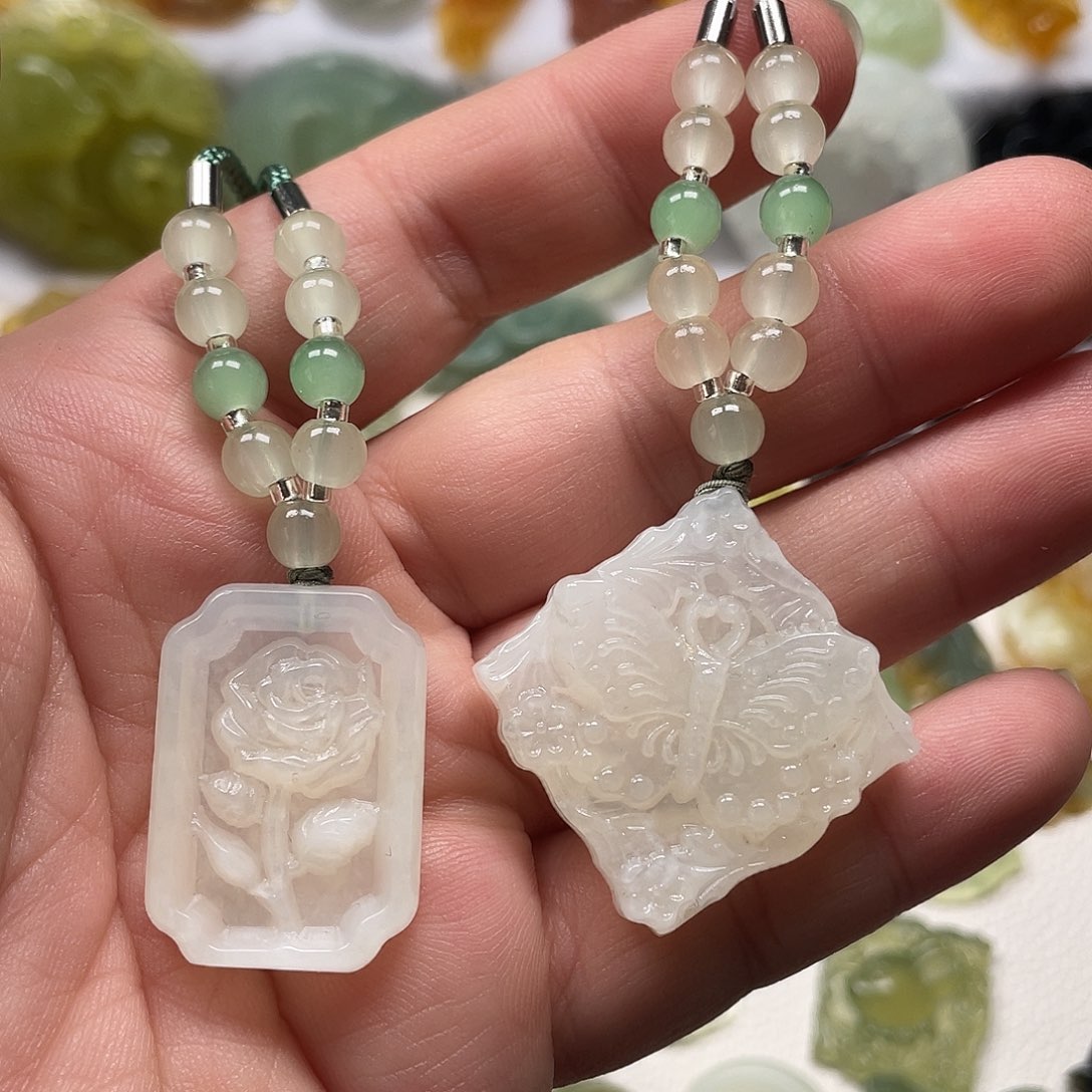 蛇纹石玉未镶嵌颈饰