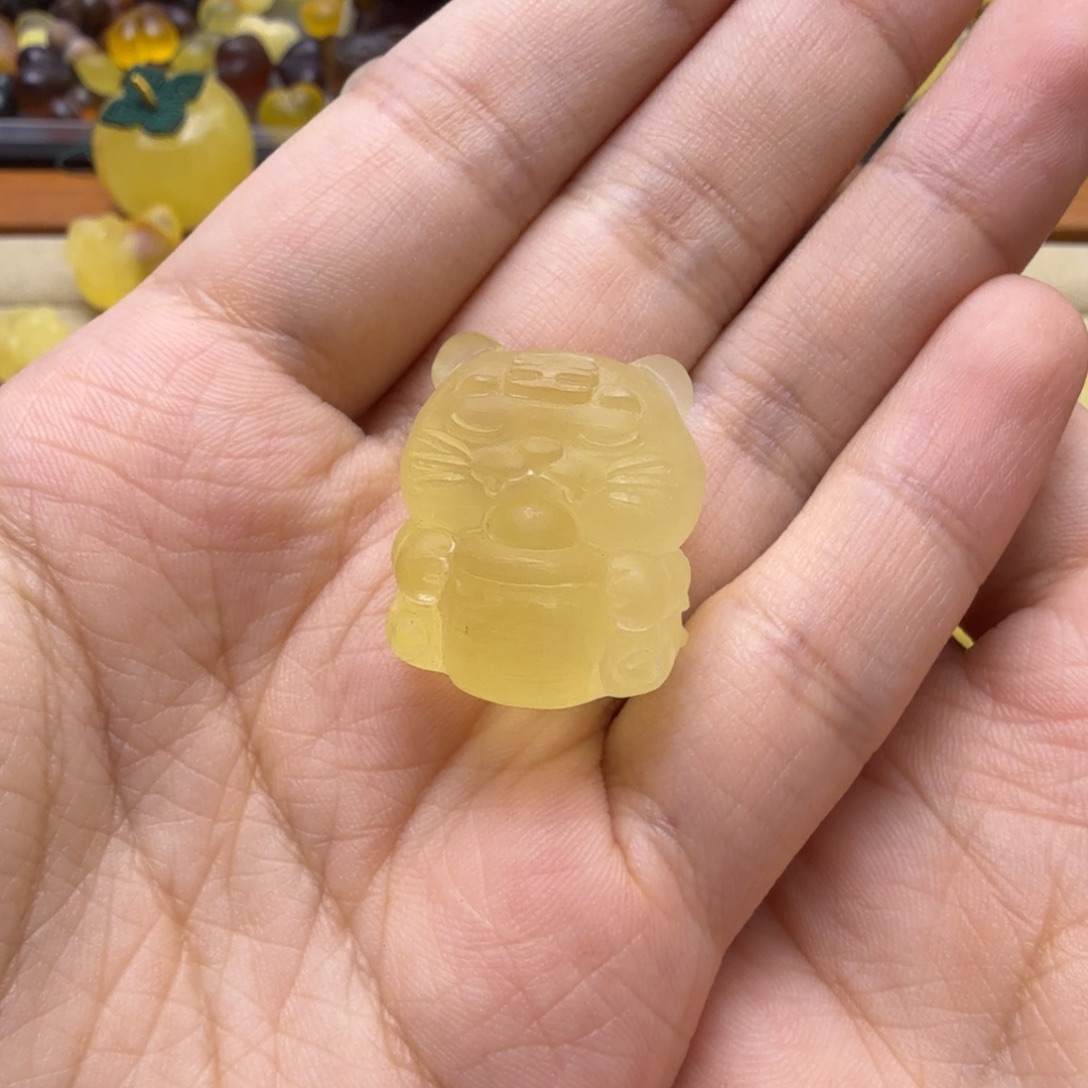 蜜蜡未镶嵌珠宝奇石