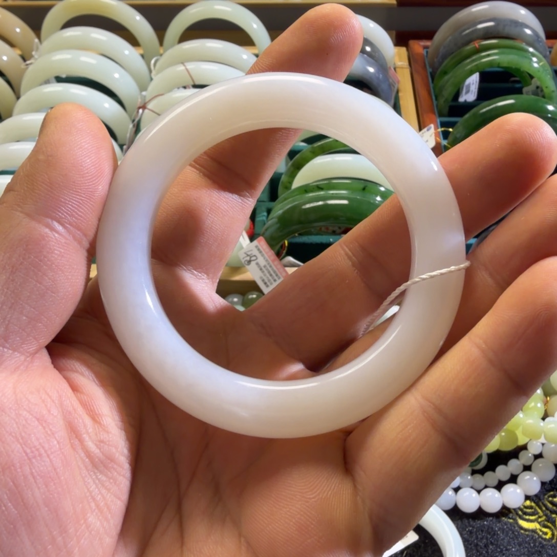 和田玉未镶嵌手镯