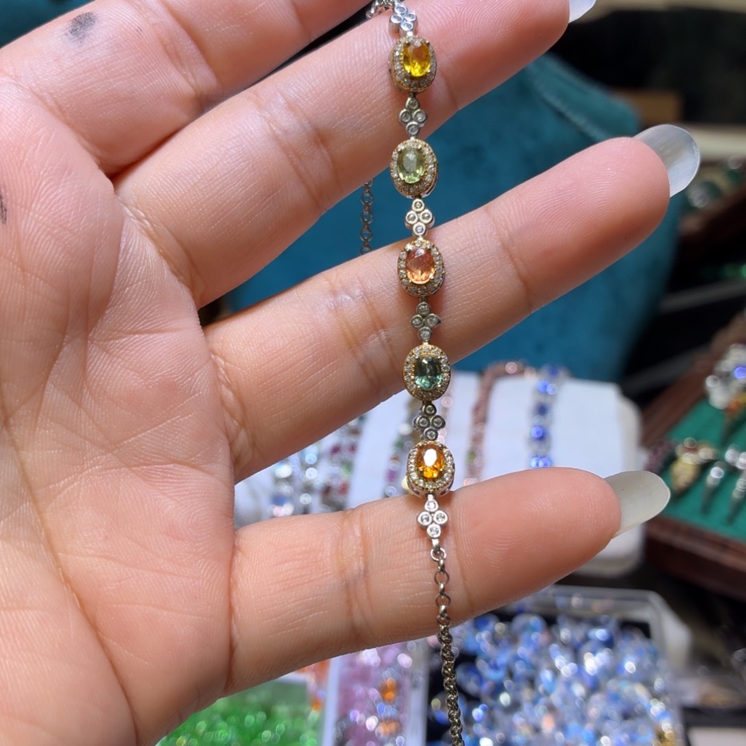 陈***陈银S925镶嵌彩色蓝宝石手链