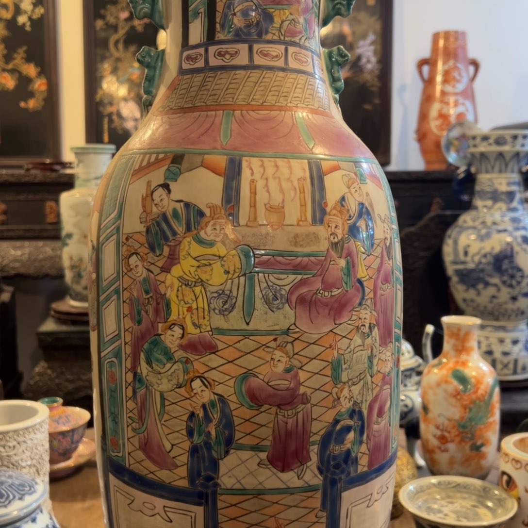 云***古精品店的生意也越来越好精品店的生意也越来越好