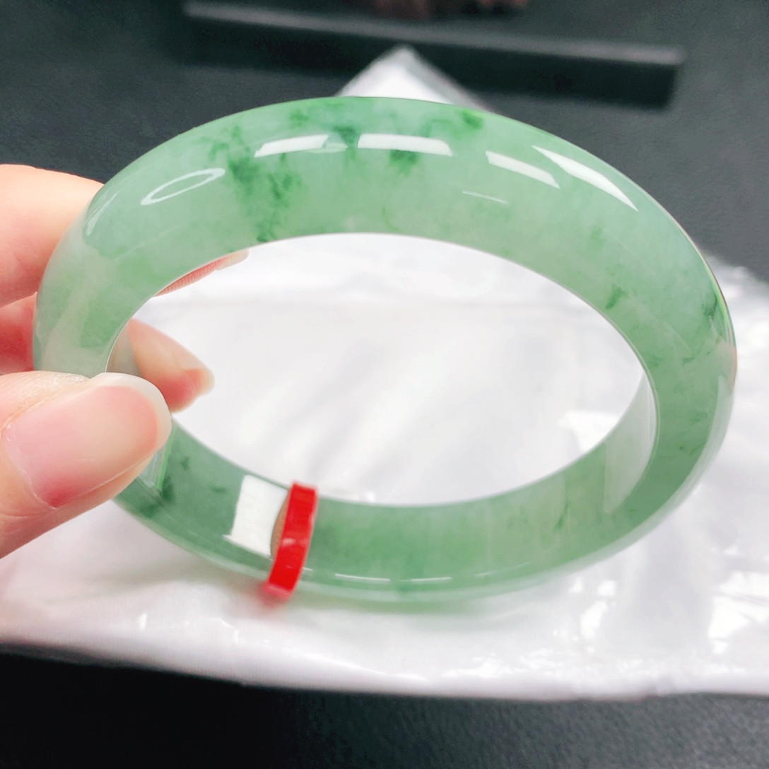 翡翠未镶嵌手镯56圈