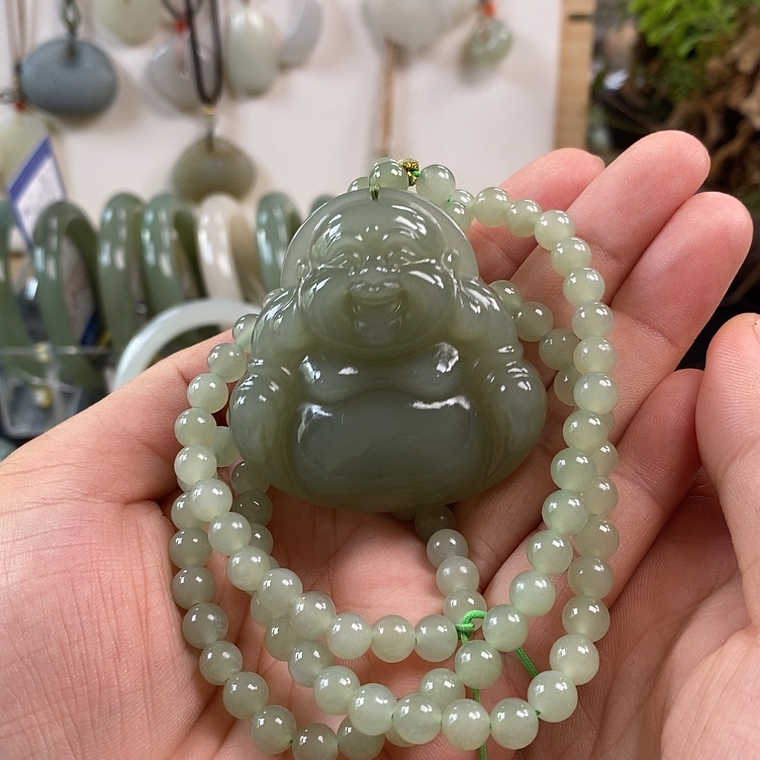 桂***桂和田玉未镶嵌颈饰