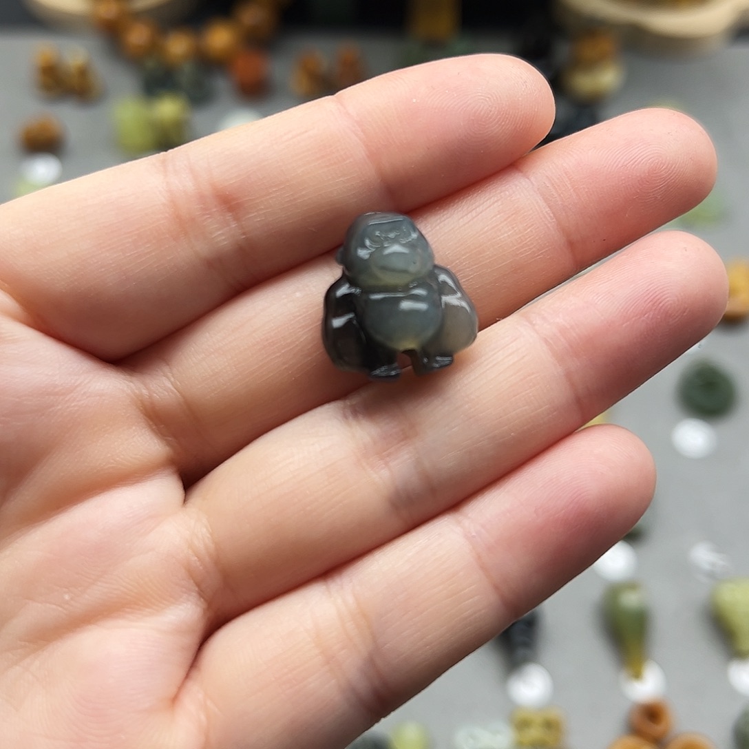 蛇纹石玉未镶嵌配珠