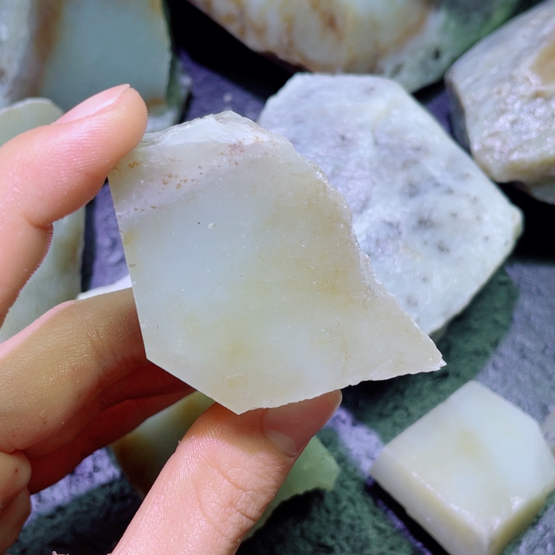 和田玉未镶嵌珠宝半成品