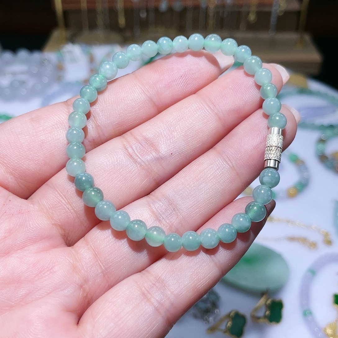 翡翠未镶嵌吊坠(赠链)天然翡翠