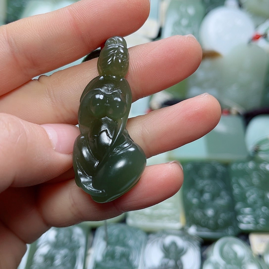 和田玉未镶嵌颈饰