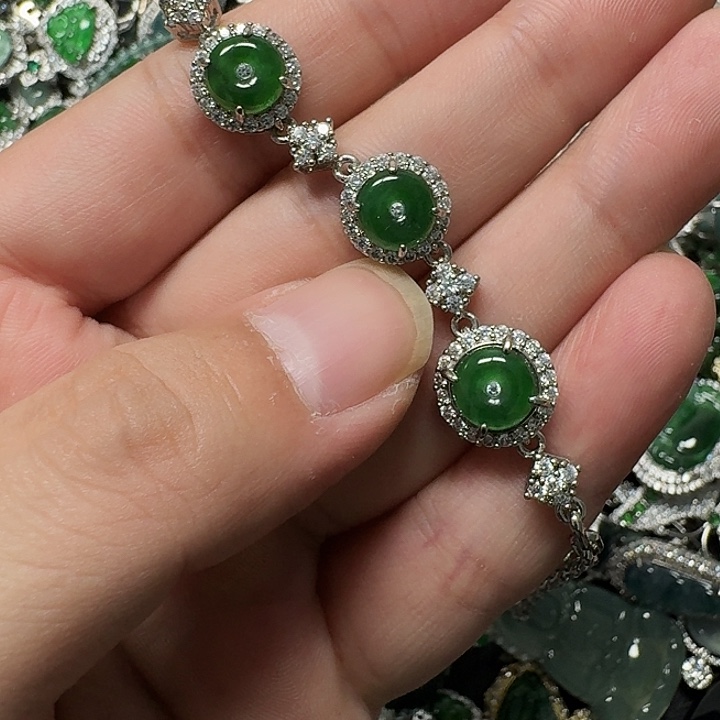 翡翠未镶嵌颈饰天然A货翡翠放漏