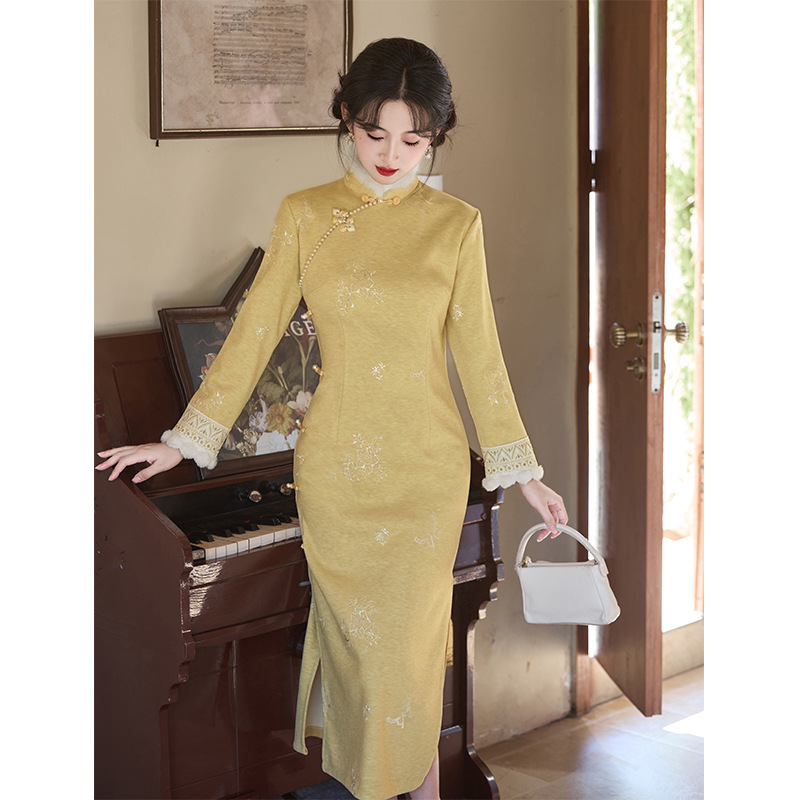 （8131）2025新款秋冬季黄色长袖改良年轻款女国风日常旗袍连衣裙