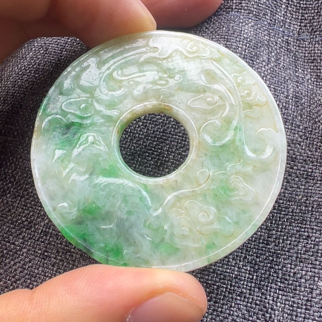 翡翠未镶嵌颈饰6666777