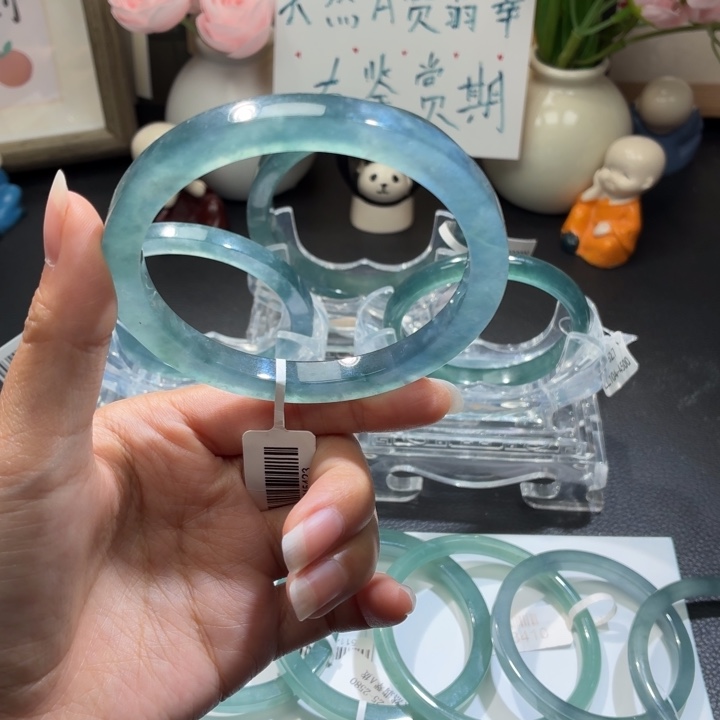 0***9翡翠未镶嵌手镯冰蓝