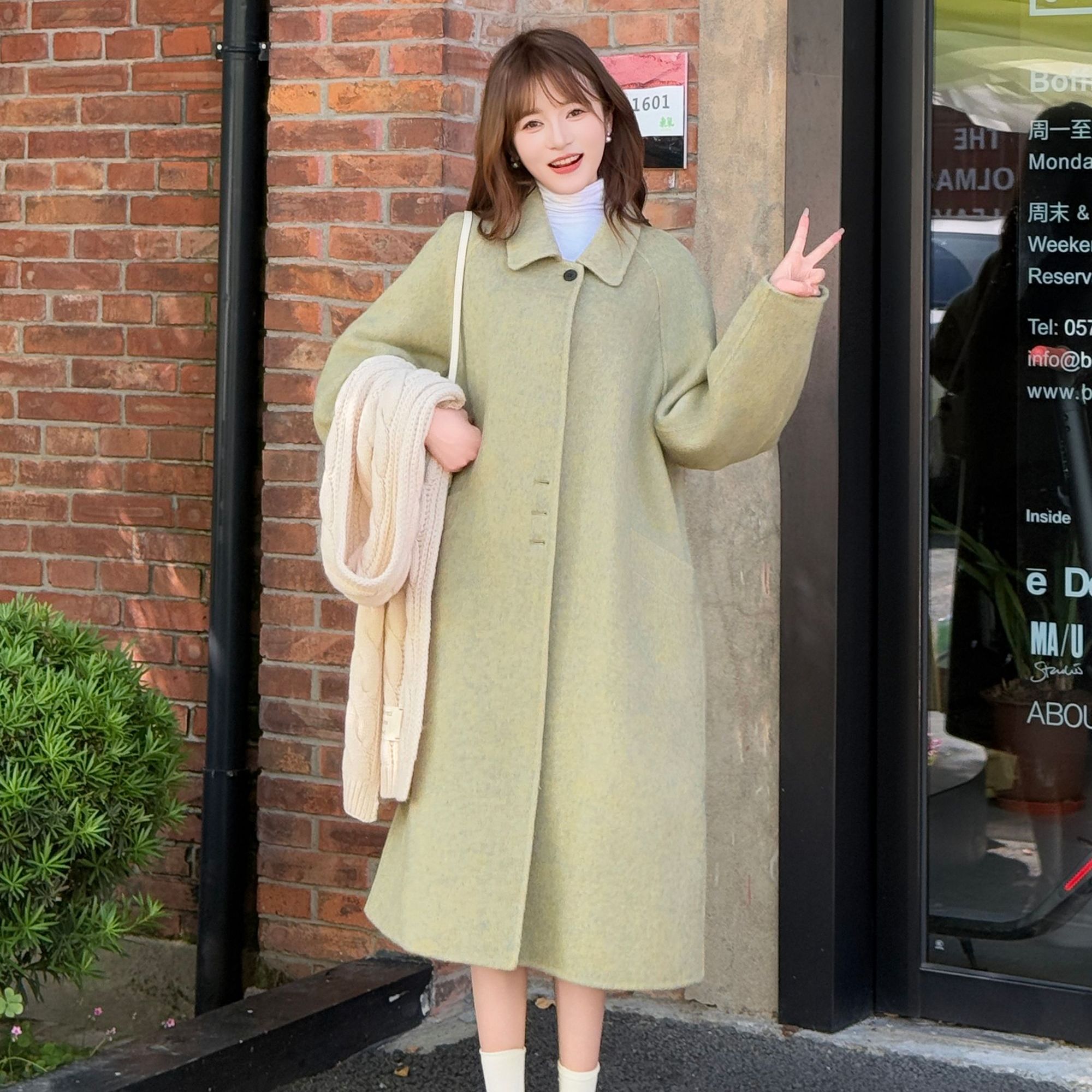 秋冬温柔风韩版赫本风娃娃领简约时尚女宽松长款羊毛大衣 25912 