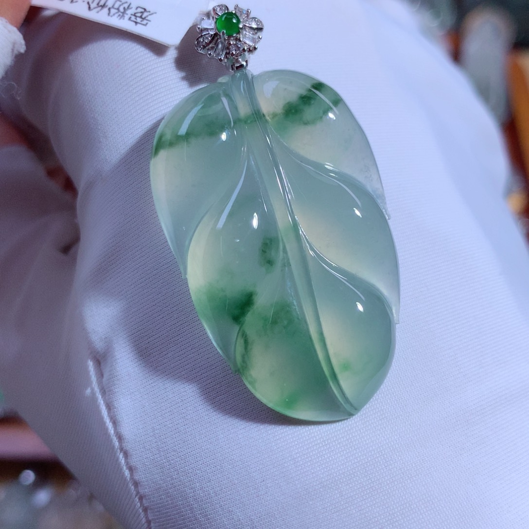 翡翠颈饰18K金镶嵌叶子