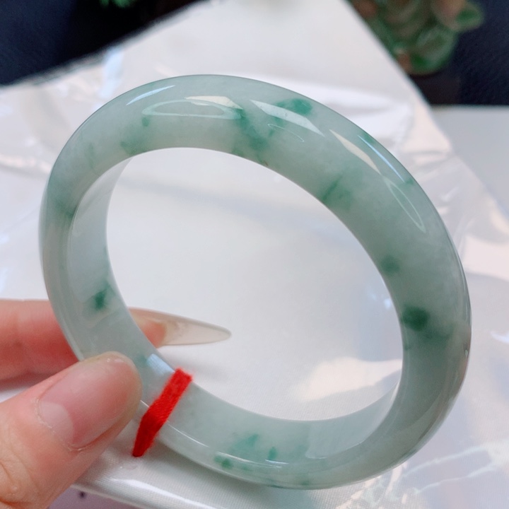 翡翠手镯未镶嵌53圈