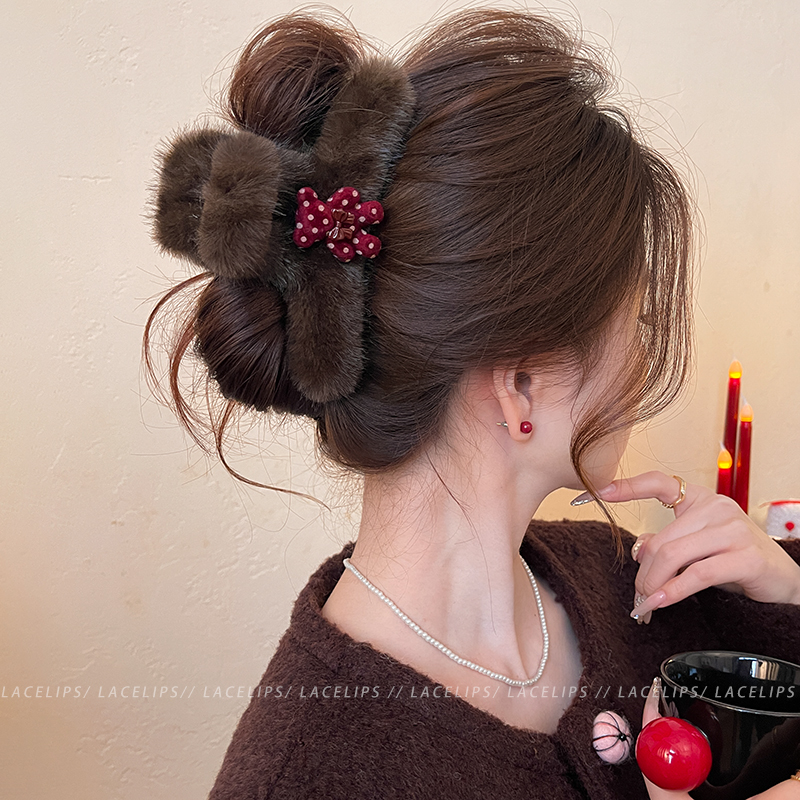 棕色毛绒小熊头发抓夹女大号鲨鱼夹2025新款高级感发夹后脑勺发饰