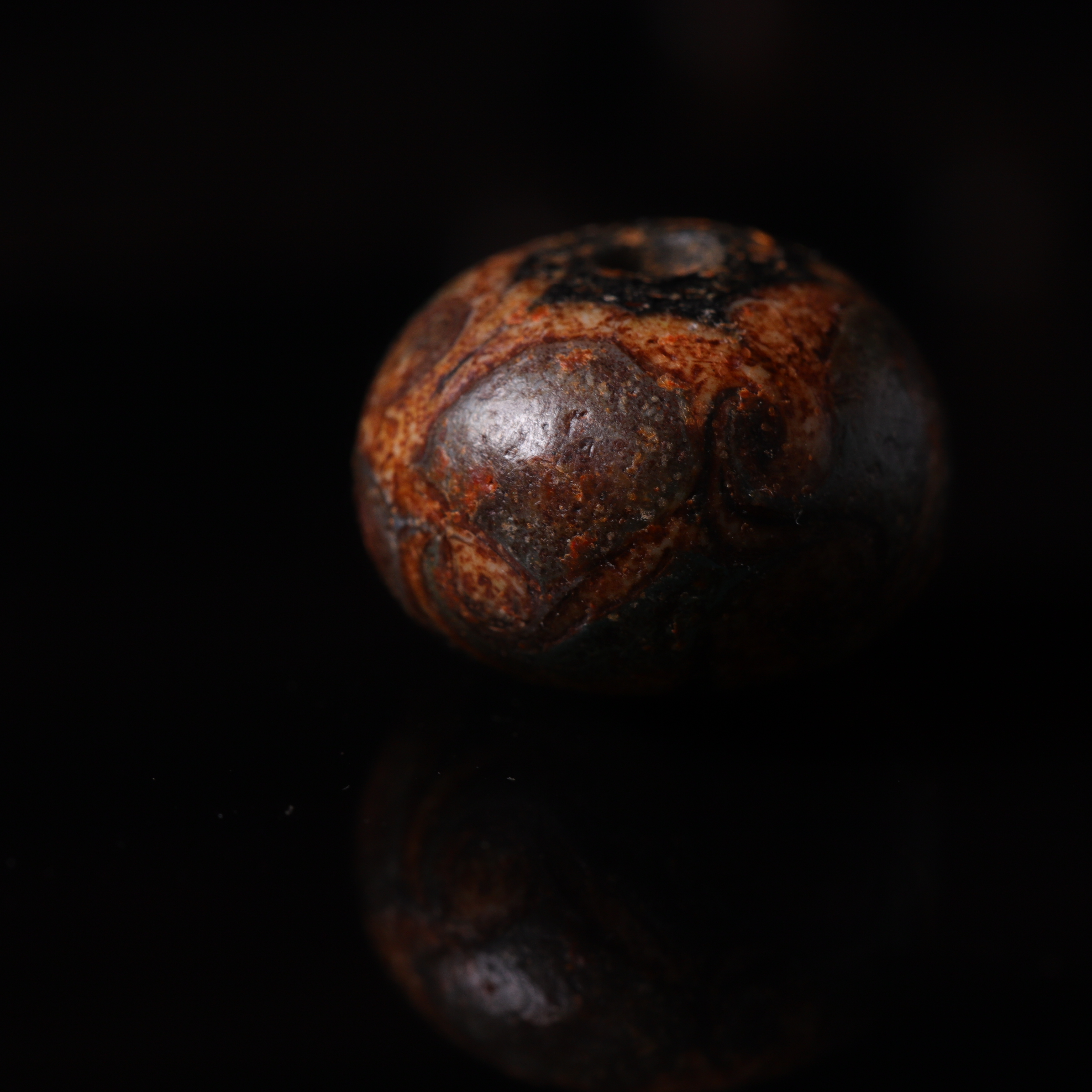 明代搅胎琉璃珠配饰