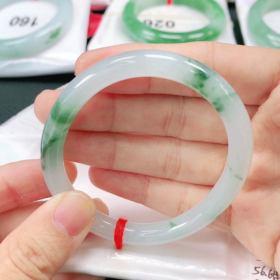 未镶嵌手镯翡翠贵妃56.6