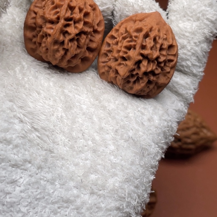 *****吊坠文玩核桃秦核等人的故事也在