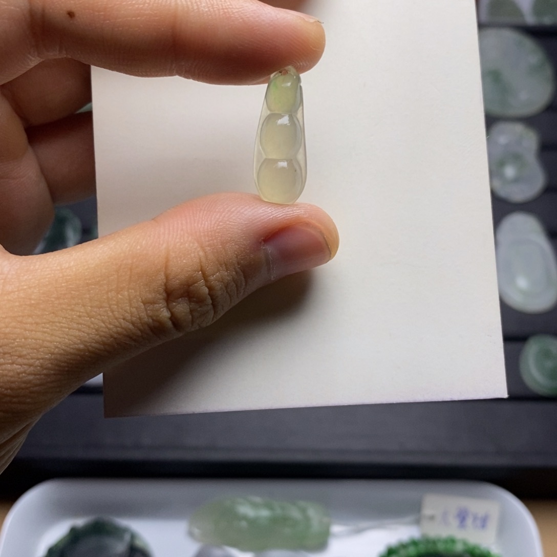 定制翡翠未镶嵌豆子