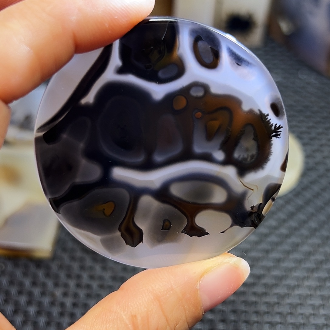 金***龙玛瑙/玉髓未镶嵌珠宝半成品