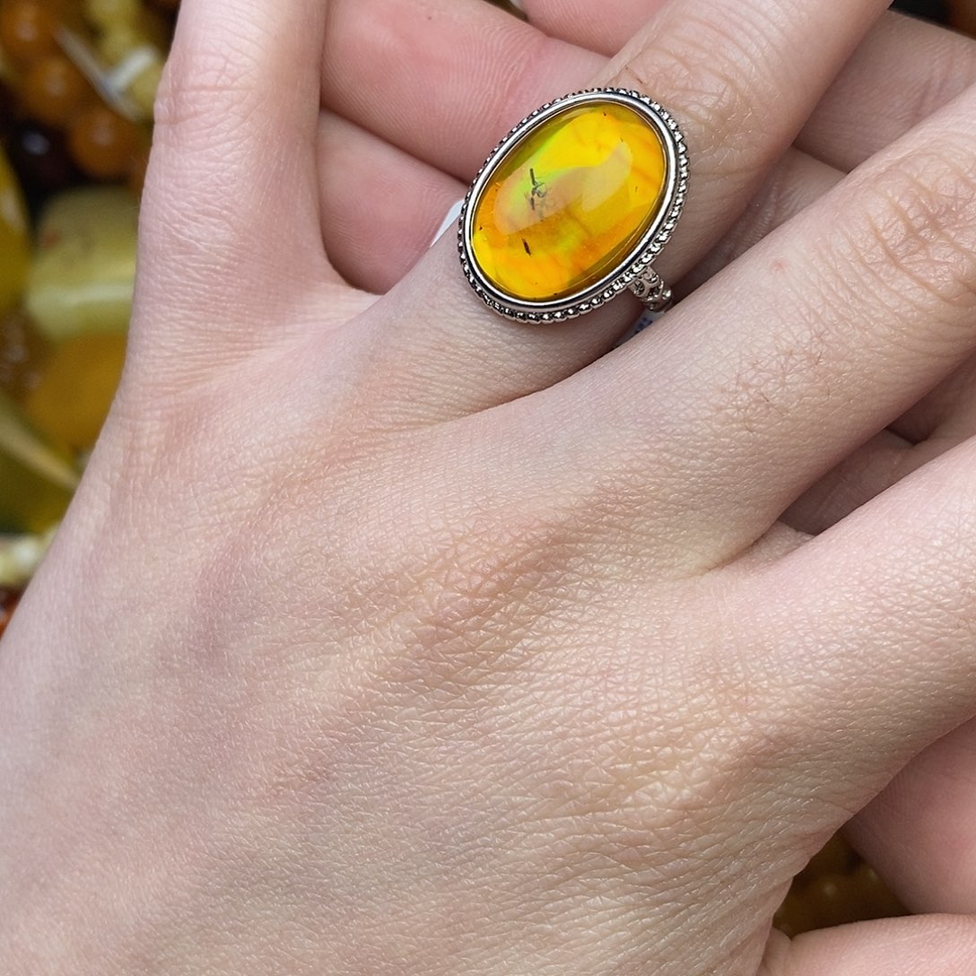 未镶嵌琥珀珠宝奇石