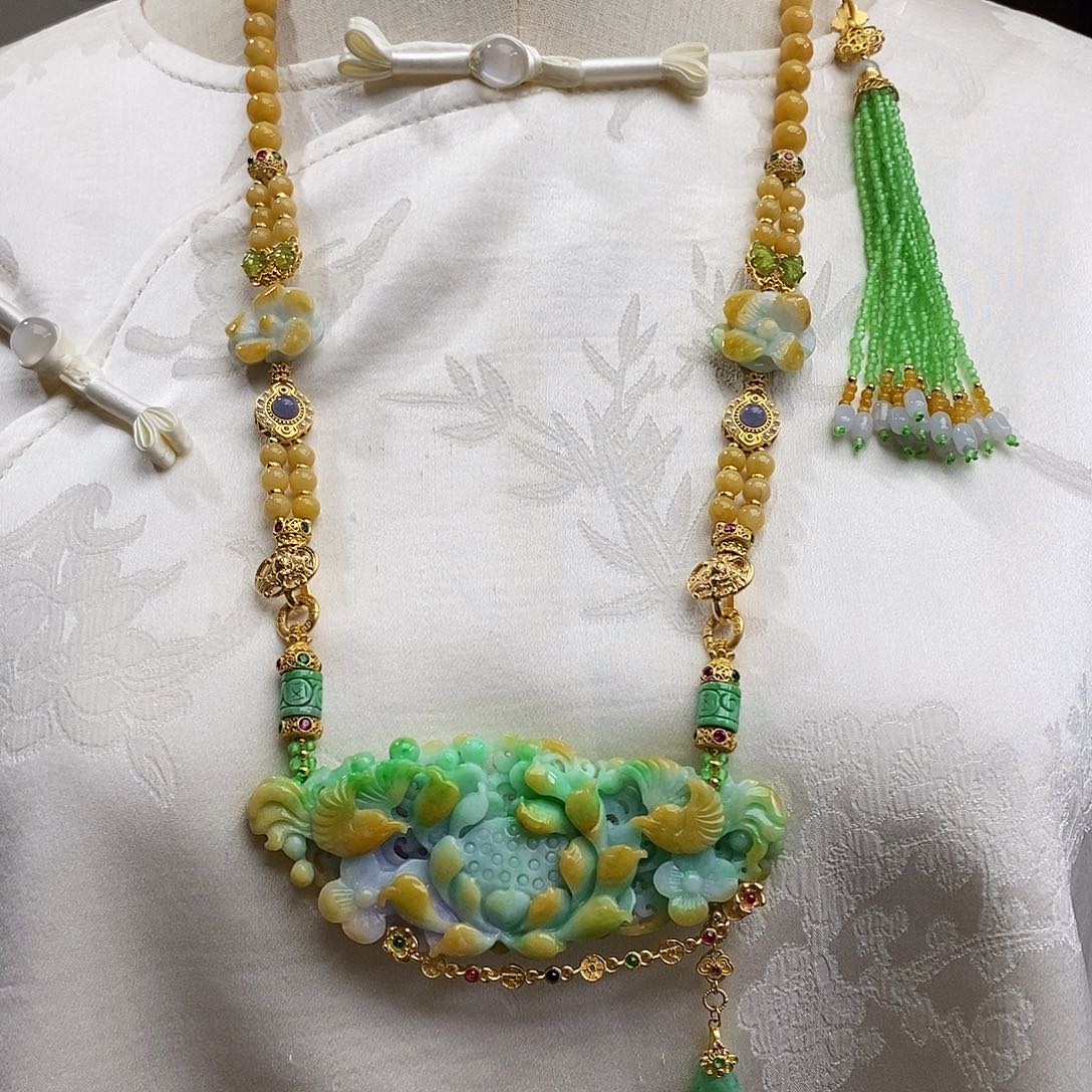 翡翠颈饰未镶嵌天然