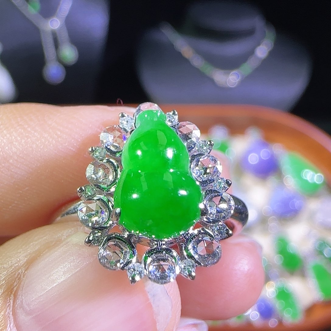 翡翠18K金镶嵌吊坠(不含链)