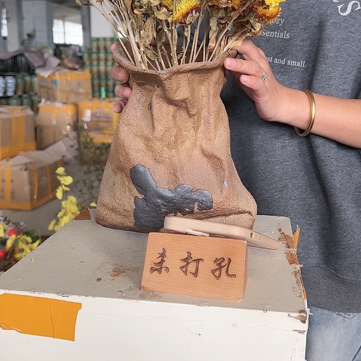 景德镇陶瓷花瓶工厂