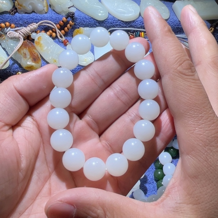 和田玉颈饰未镶嵌观*觉