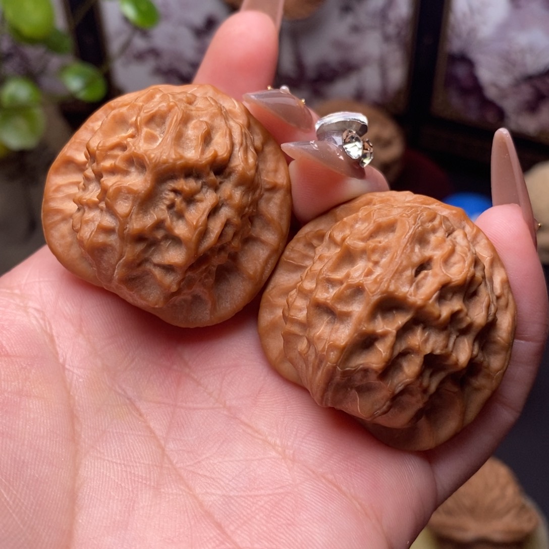 文玩核桃吊坠瓷娃娃38