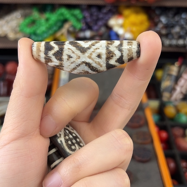 玛瑙/玉髓未镶嵌珠宝半成品（****）