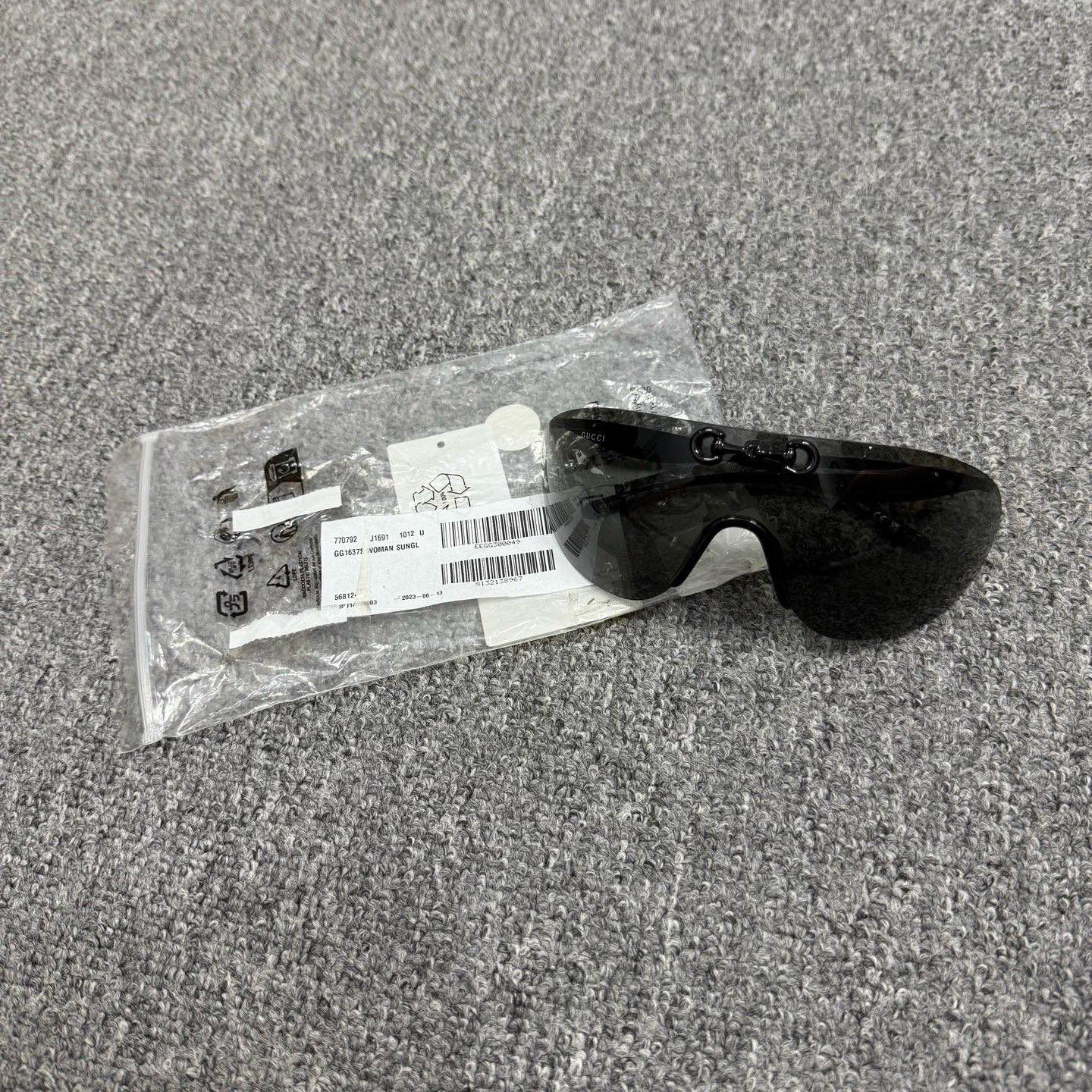 未使用 GUCCI/古驰 15151093 Gucci古驰 黑色logo墨镜 未使用