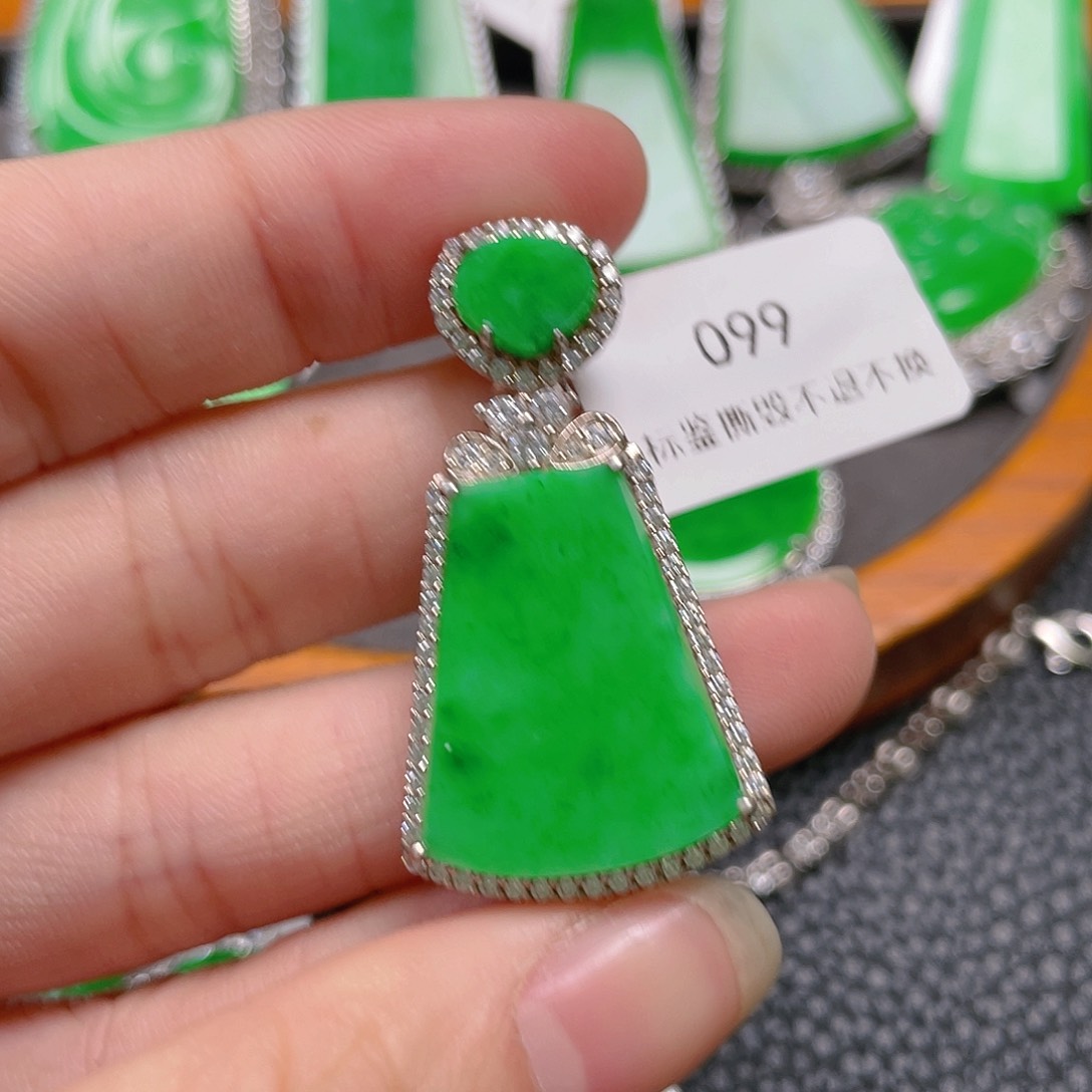 【闪购商品】翡翠颈饰银S925镶嵌吊坠