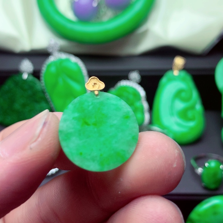 翡翠18K金镶嵌吊坠(不含链)