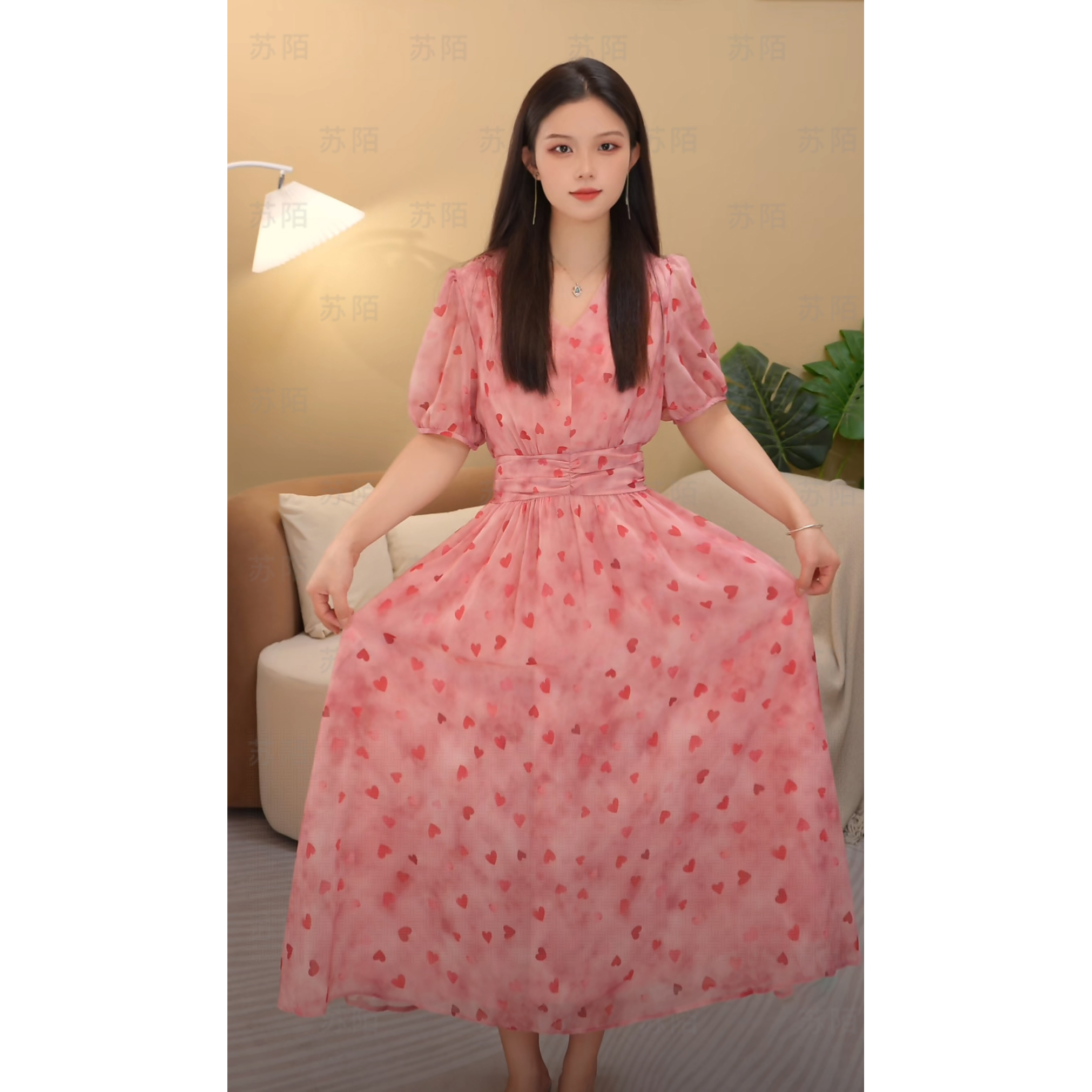 粉色爱心V领印花碎花拉链大摆裙连衣裙显瘦纯欲风2025夏季新款
