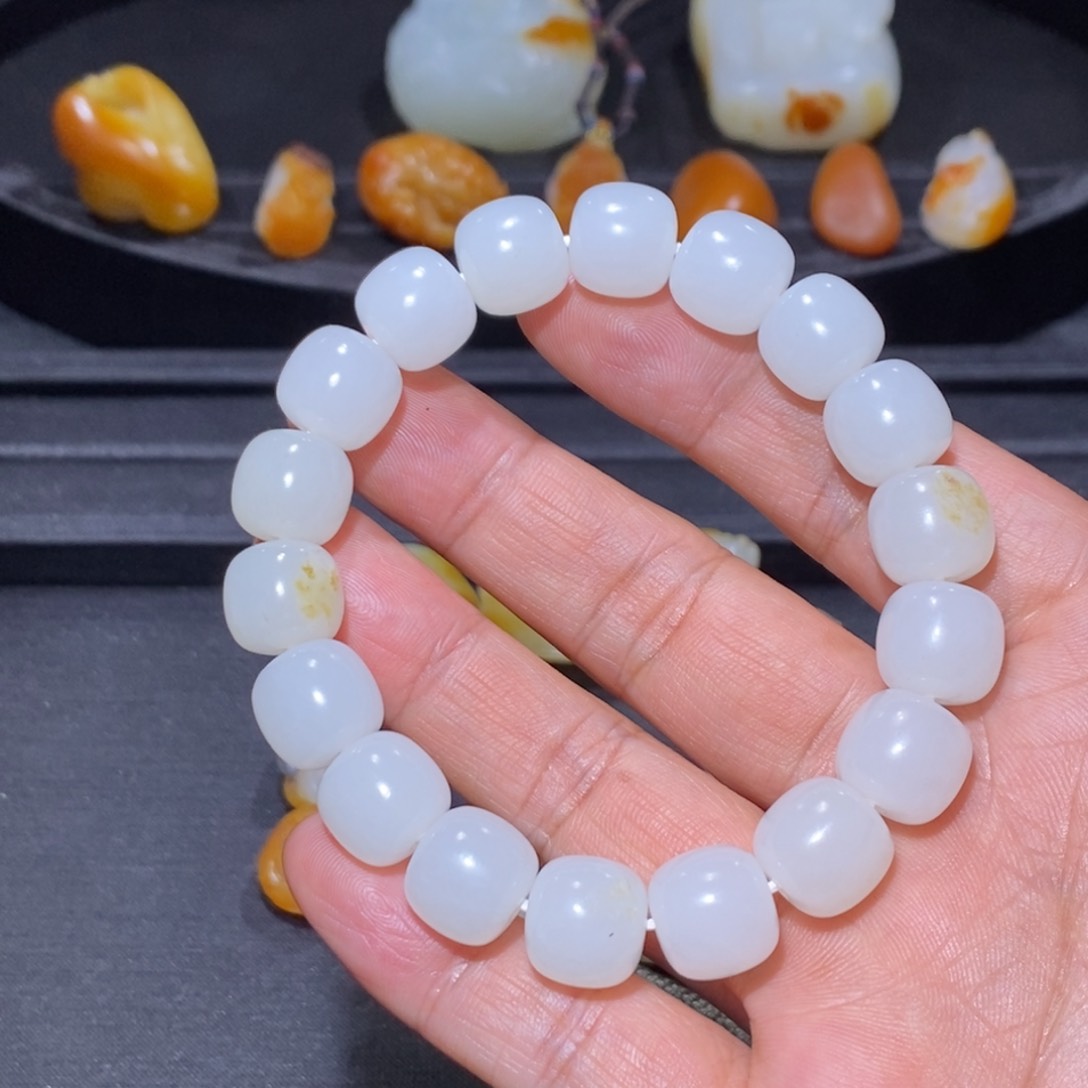 和田玉颈饰未镶嵌