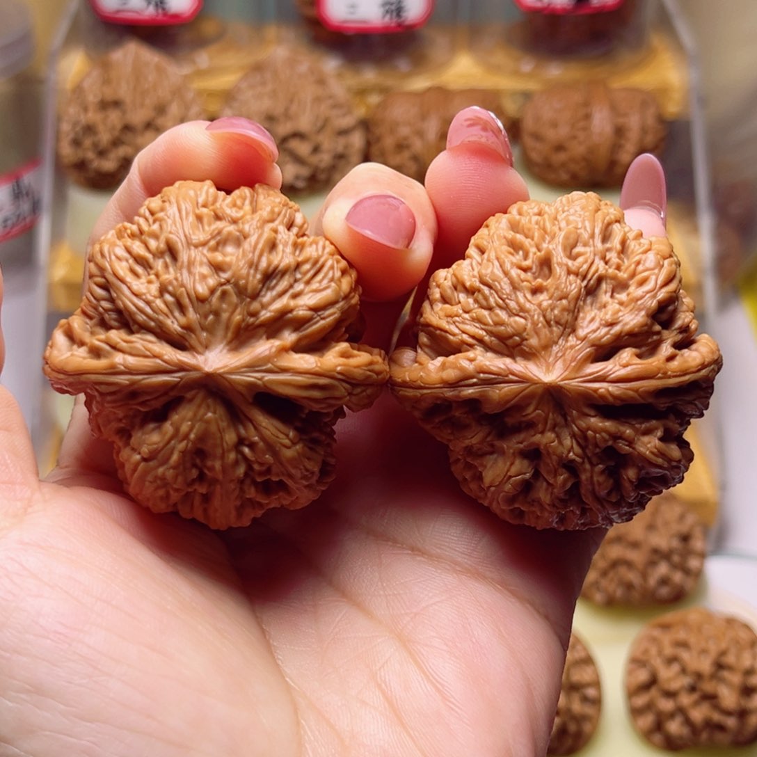 文玩核桃吊坠46尺平谷球筋