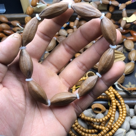 吊坠橄榄核直心柳叶三面佛手串